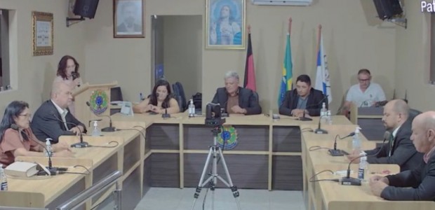 Cmara de So Jos de Espinharas realiza sesso extraordinria para votao de dois importantes projetos de lei