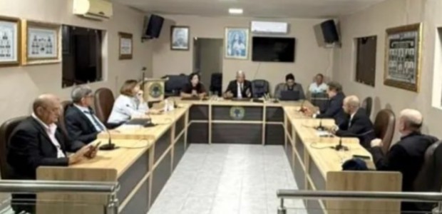 Mais uma reuni�o ordin�ria da c�mara de S�o Jos� de Espinharas foi realizada na �ltima ter�a-feira, dia 13 de Outubro